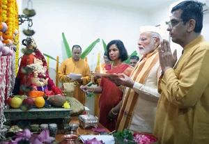 X/@BJP4India : PM Modi performs Ganpati Puja at CJI Chandrachud's residence | 